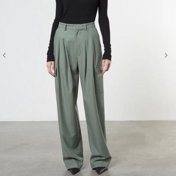 NWOT Enza Costa Sage Pleated Oversized Cargo Pant Size 26 (RUNS LARGE) Flawless - Picture 15 of 16